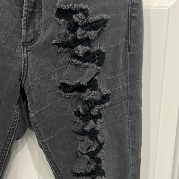 Express High Rise destructed - Picture 2 of 7